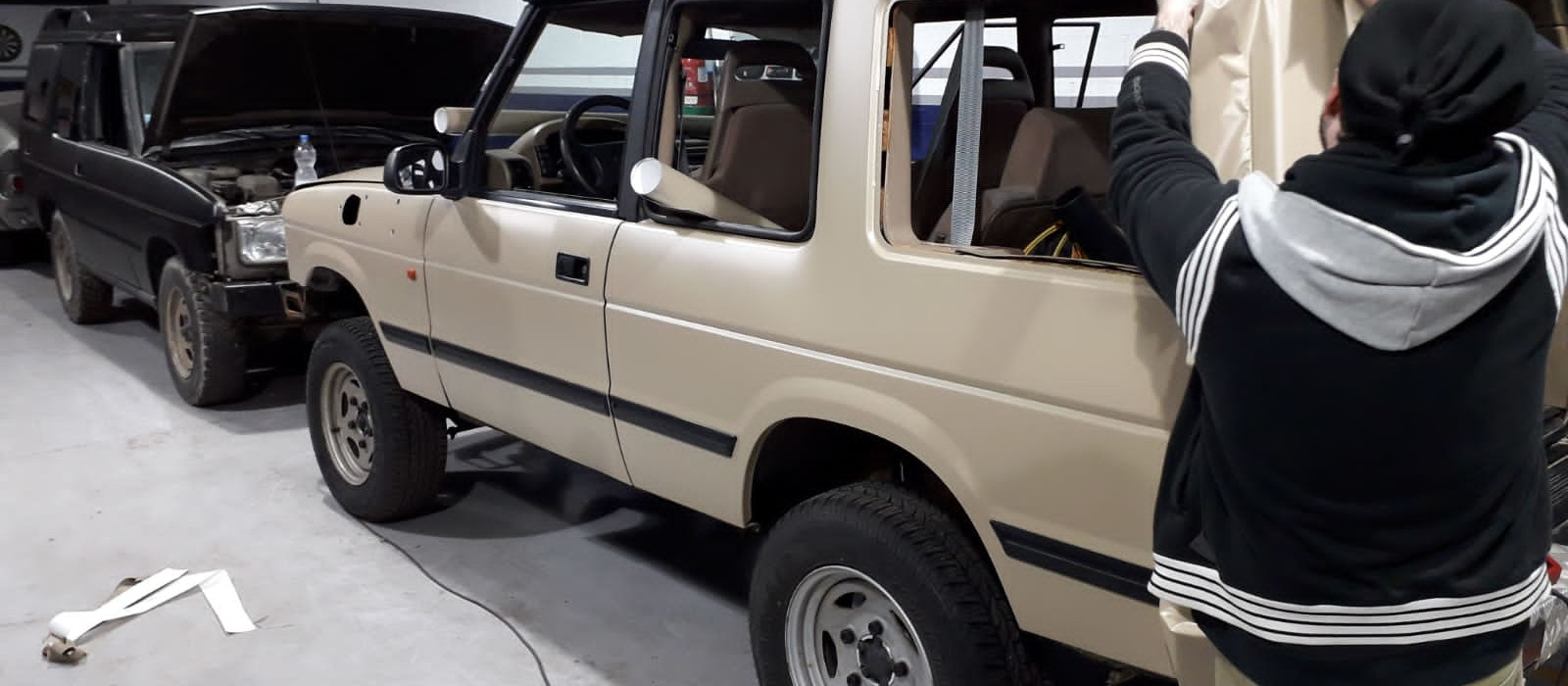 Custom-garage-Oleggio-off-road-wrapping-Disco-1-slide